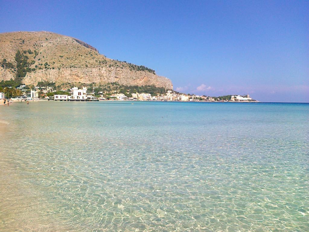 Antigone Holiday House Villa Mondello Camera foto