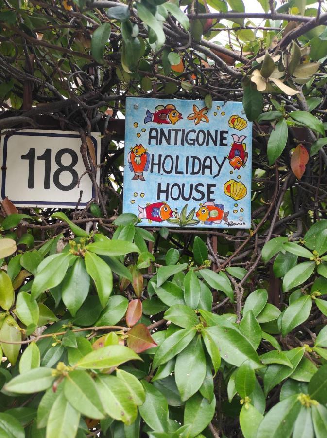 Antigone Holiday House Villa Mondello Esterno foto